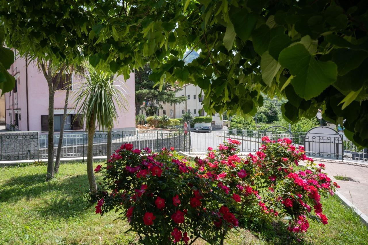Casa Vacanza La Gardenia ตรามอนติ ภายนอก รูปภาพ
