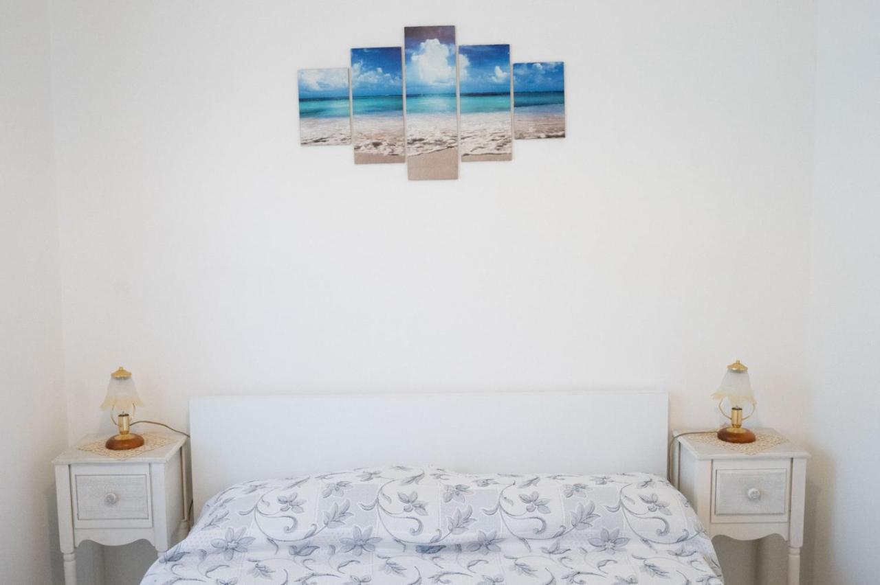 Casa Vacanza La Gardenia ตรามอนติ ภายนอก รูปภาพ