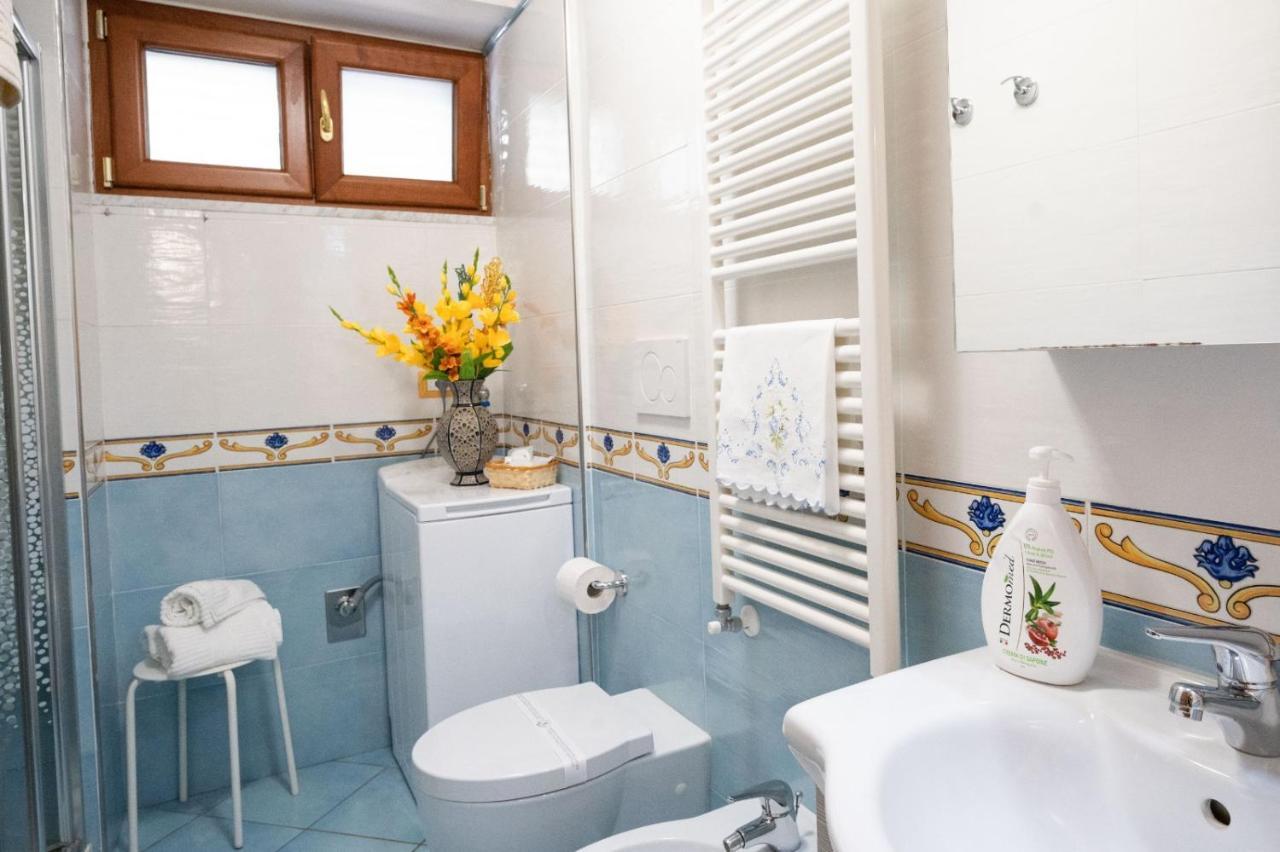 Casa Vacanza La Gardenia ตรามอนติ ภายนอก รูปภาพ
